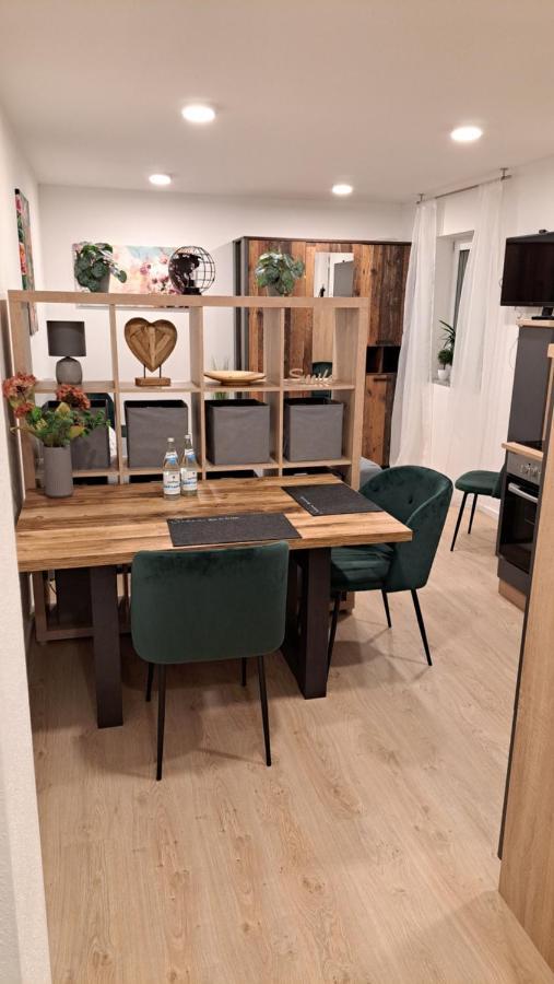 Appartment-Ferienwohnung Mit Kueche, Bad, Kostenlos Wlan, Modern Eingerichtet Roding Exterior foto