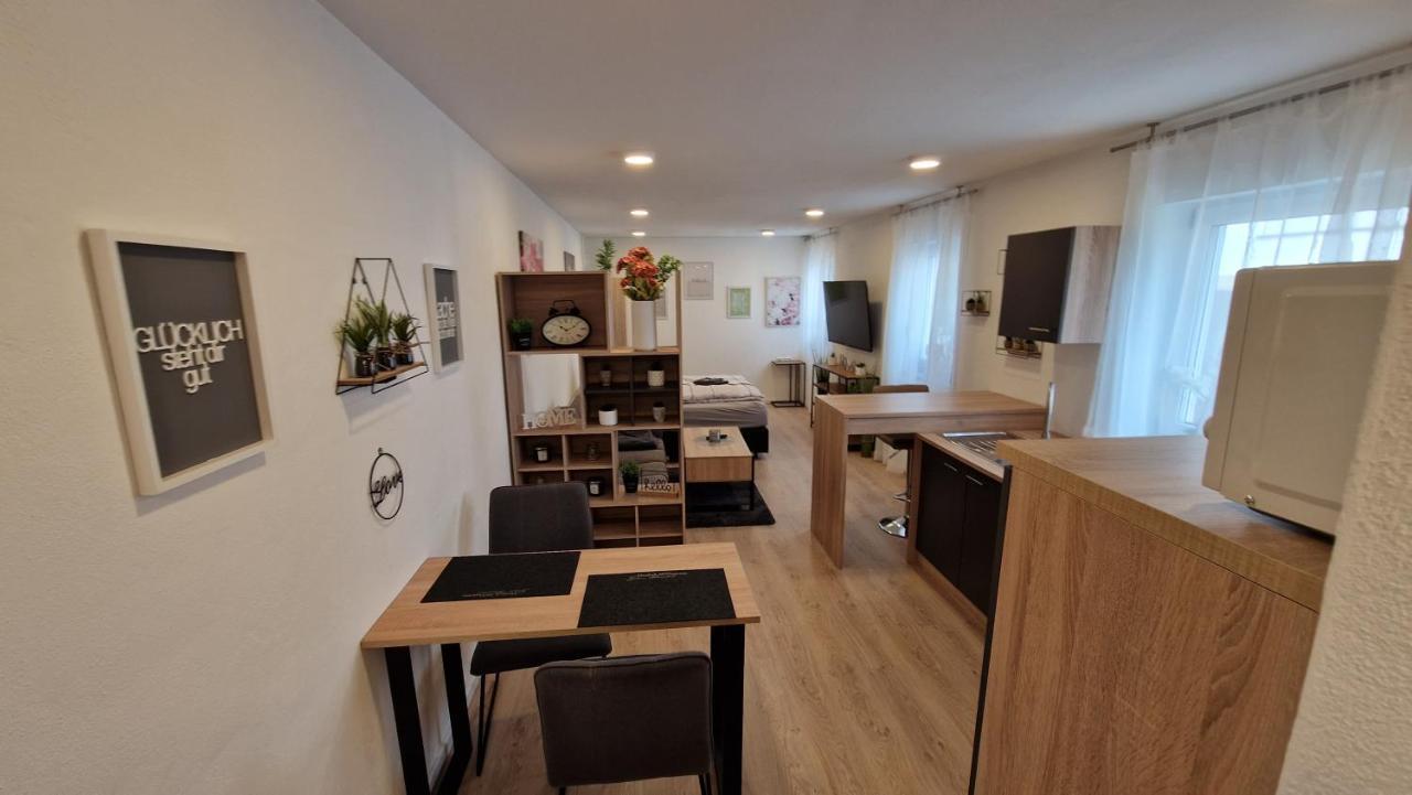 Appartment-Ferienwohnung Mit Kueche, Bad, Kostenlos Wlan, Modern Eingerichtet Roding Quarto foto