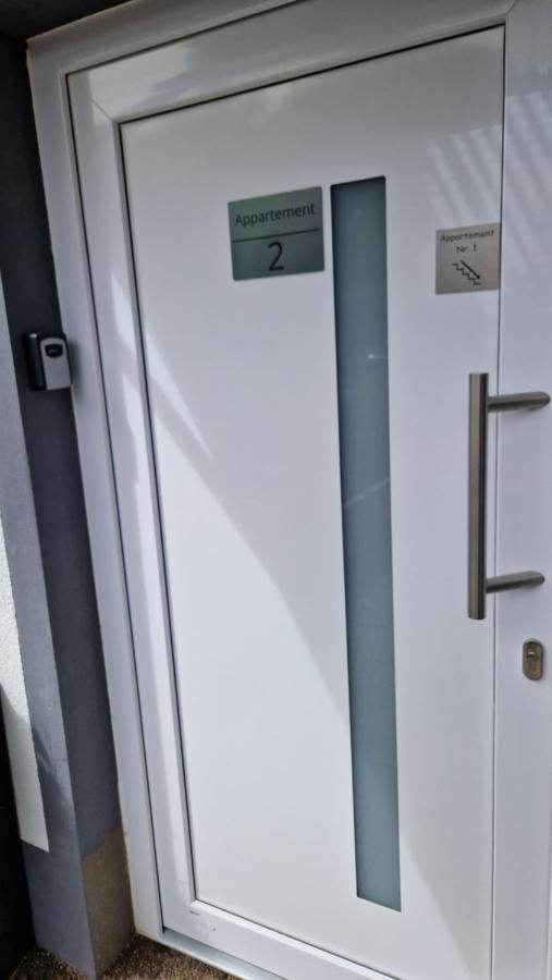 Appartment-Ferienwohnung Mit Kueche, Bad, Kostenlos Wlan, Modern Eingerichtet Roding Exterior foto